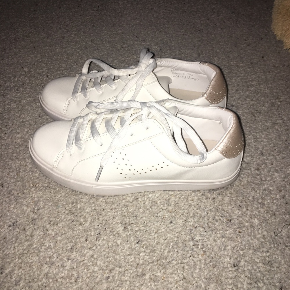 white & shiny rose pink shoes size 6